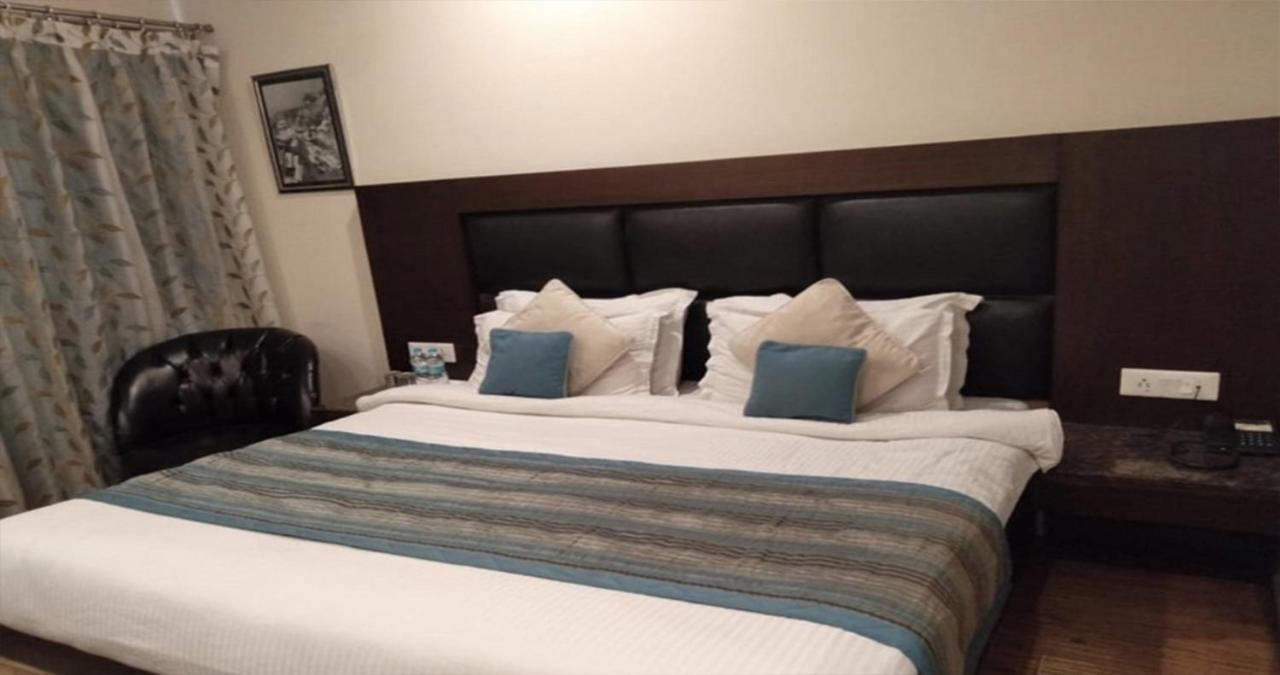 Sanobar The Midtown Hotel Мусори Екстериор снимка