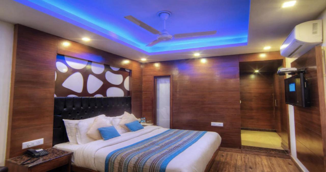 Sanobar The Midtown Hotel Мусори Екстериор снимка