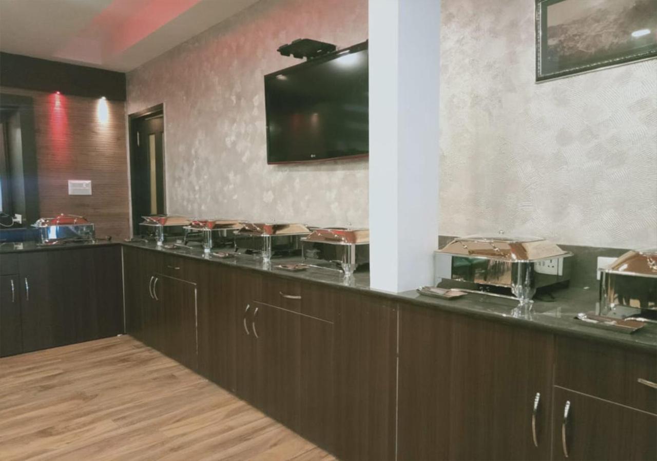 Sanobar The Midtown Hotel Мусори Екстериор снимка